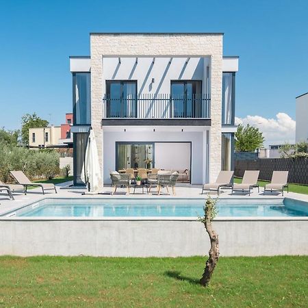 Villa Grota โปเรช ภายนอก รูปภาพ