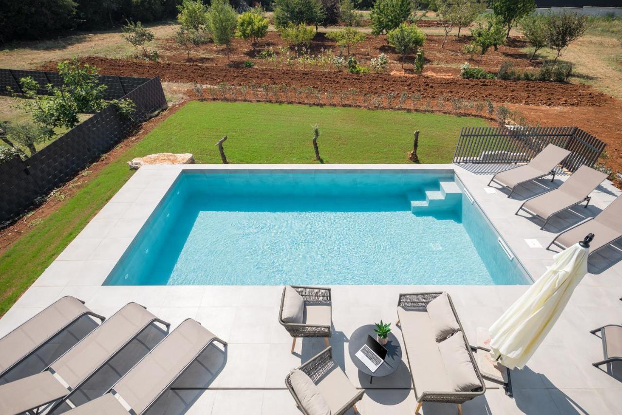 Villa Grota โปเรช ภายนอก รูปภาพ